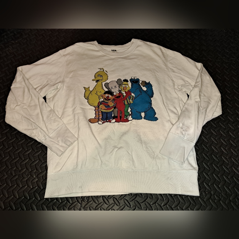 Sesame Street × Kaws × uniqlo crew neck